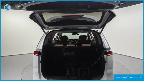KIA CARNIVAL DIESEL 7-SEATER SIGNATURE