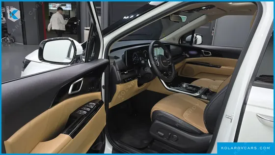 KIA CARNIVAL DIESEL 9-SEATER SIGNATURE