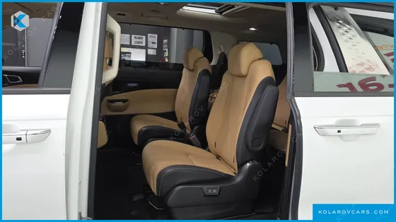 KIA CARNIVAL DIESEL 9-SEATER SIGNATURE