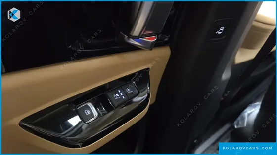 KIA CARNIVAL DIESEL 9-SEATER SIGNATURE
