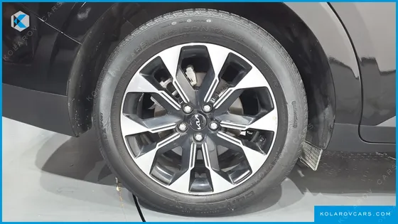 KIA CARNIVAL DIESEL 9-SEATER SIGNATURE