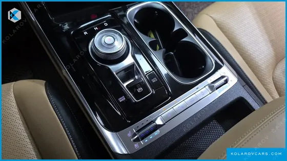 KIA CARNIVAL DIESEL 9-SEATER SIGNATURE