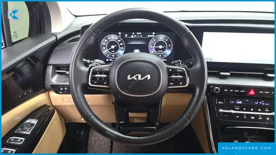 KIA CARNIVAL DIESEL 9-SEATER SIGNATURE