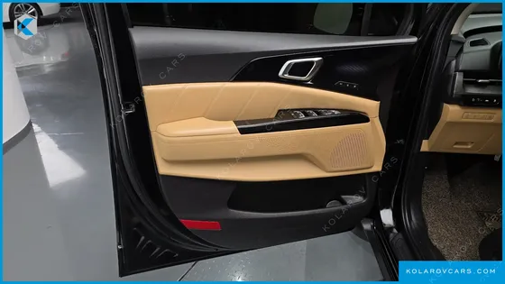 KIA CARNIVAL DIESEL 9-SEATER SIGNATURE