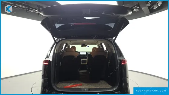 KIA CARNIVAL DIESEL 9-SEATER SIGNATURE