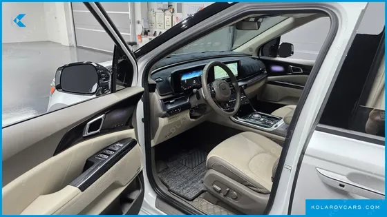 KIA CARNIVAL GASOLINE 9-SEATER HI-LIMOUSINE