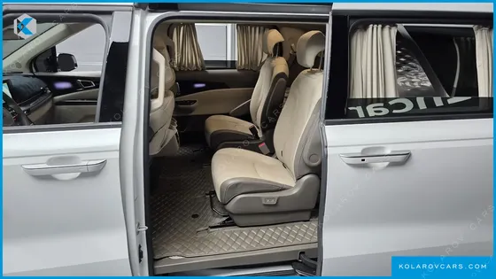 KIA CARNIVAL GASOLINE 9-SEATER HI-LIMOUSINE