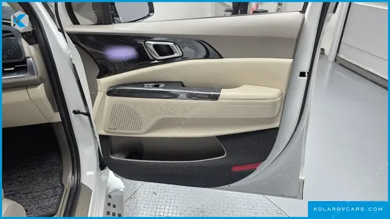 KIA CARNIVAL GASOLINE 9-SEATER HI-LIMOUSINE