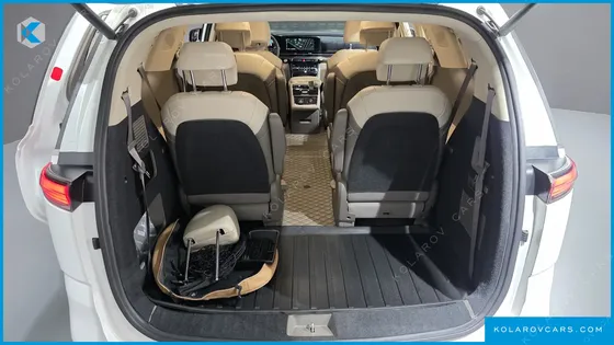 KIA CARNIVAL GASOLINE 9-SEATER HI-LIMOUSINE