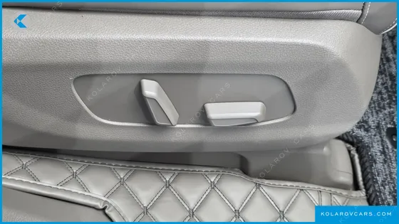 KIA CARNIVAL GASOLINE 9-SEATER HI-LIMOUSINE