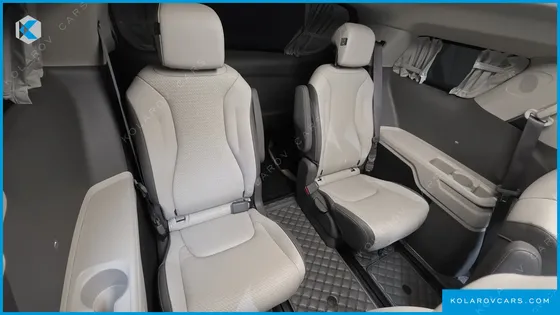 KIA CARNIVAL GASOLINE 9-SEATER HI-LIMOUSINE