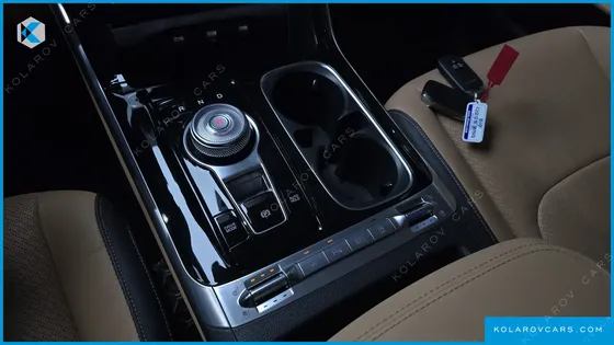 KIA CARNIVAL DIESEL 9-SEATER SIGNATURE