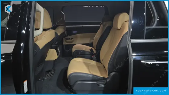 KIA CARNIVAL DIESEL 9-SEATER SIGNATURE