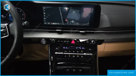 KIA CARNIVAL DIESEL 9-SEATER SIGNATURE