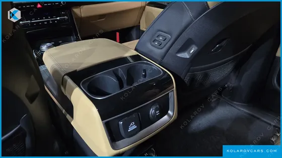 KIA CARNIVAL DIESEL 9-SEATER SIGNATURE