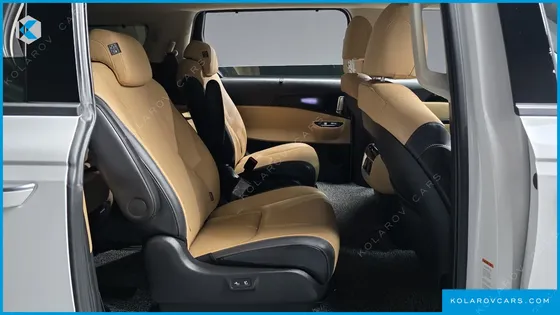 KIA CARNIVAL GASOLINE 9-SEATER SIGNATURE
