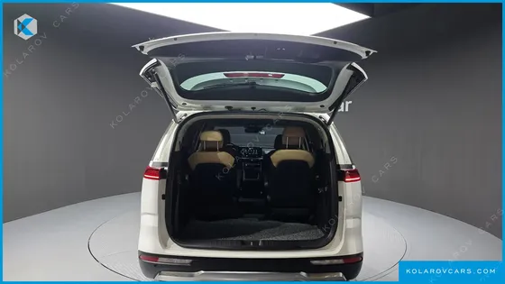 KIA CARNIVAL GASOLINE 9-SEATER SIGNATURE