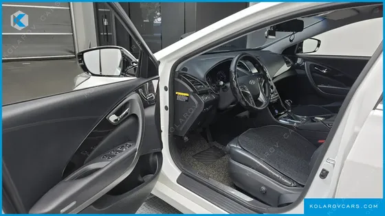 HYUNDAI GRANDEUR HG300 PREMIUM
