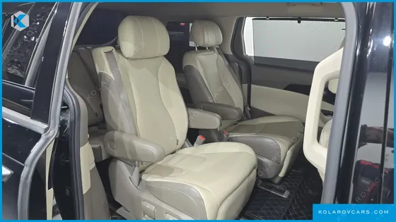 KIA CARNIVAL DIESEL 7-SEATER SIGNATURE