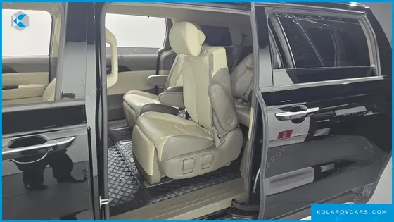 KIA CARNIVAL DIESEL 7-SEATER SIGNATURE