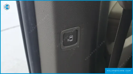 KIA CARNIVAL DIESEL 7-SEATER SIGNATURE