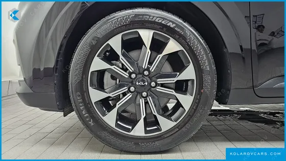 KIA CARNIVAL GASOLINE 9-SEATER PRESTIGE