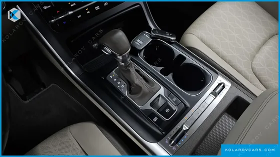 KIA CARNIVAL GASOLINE 9-SEATER PRESTIGE