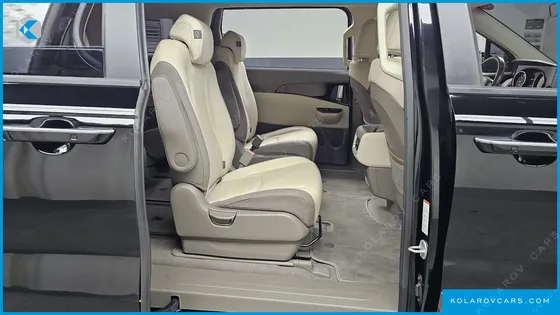 KIA CARNIVAL GASOLINE 9-SEATER PRESTIGE