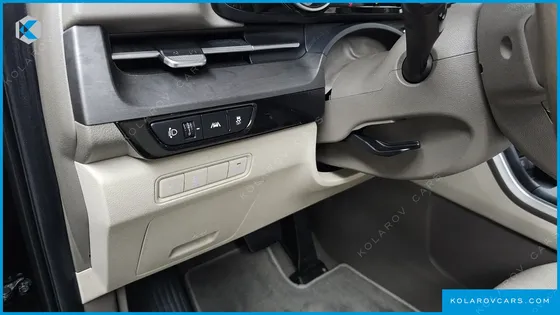 KIA CARNIVAL GASOLINE 9-SEATER PRESTIGE
