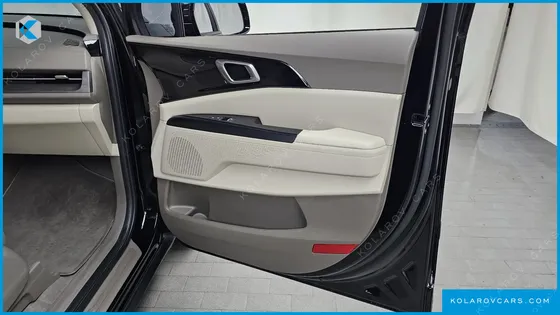 KIA CARNIVAL GASOLINE 9-SEATER PRESTIGE