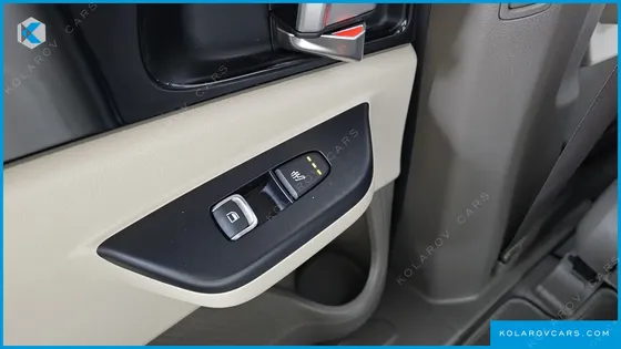 KIA CARNIVAL GASOLINE 9-SEATER PRESTIGE