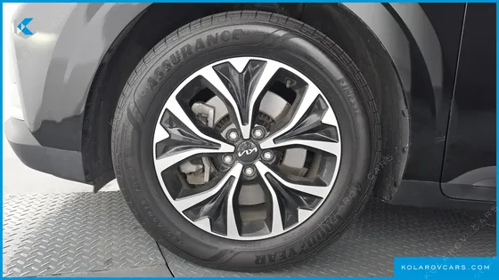 KIA CARNIVAL DIESEL 9-SEATER PRESTIGE