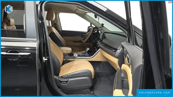 KIA CARNIVAL DIESEL 9-SEATER PRESTIGE