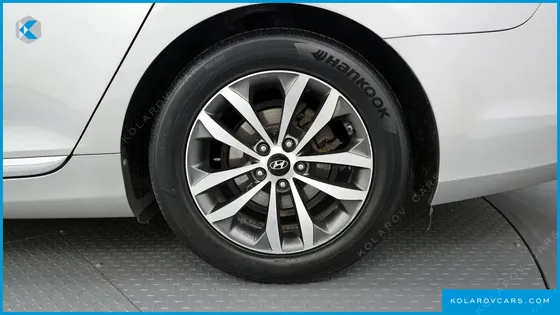 HYUNDAI GRANDEUR HG240 LUXURY