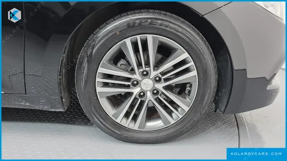 HYUNDAI GRANDEUR HG240 MODERN