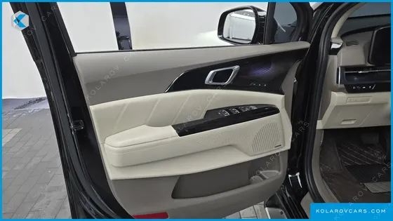 KIA CARNIVAL DIESEL 9-SEATER HI-LIMOUSINE