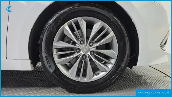 HYUNDAI GRANDEUR HG220 DIESEL MODERN