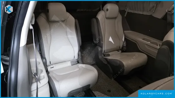 KIA CARNIVAL GASOLINE 9-SEATER HI-LIMOUSINE