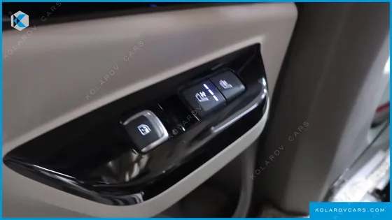 KIA CARNIVAL GASOLINE 9-SEATER HI-LIMOUSINE