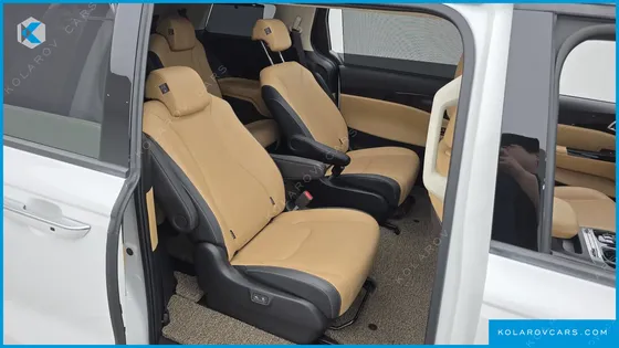 KIA CARNIVAL DIESEL 9-SEATER SIGNATURE