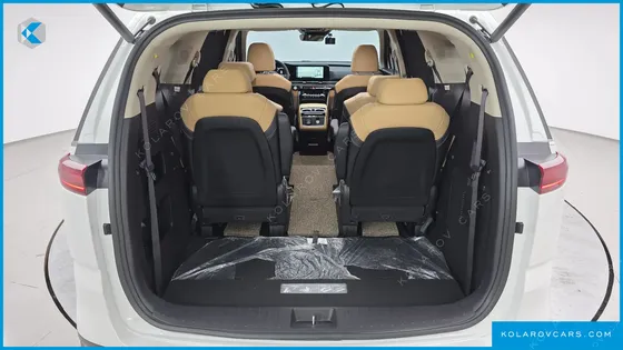 KIA CARNIVAL DIESEL 9-SEATER SIGNATURE