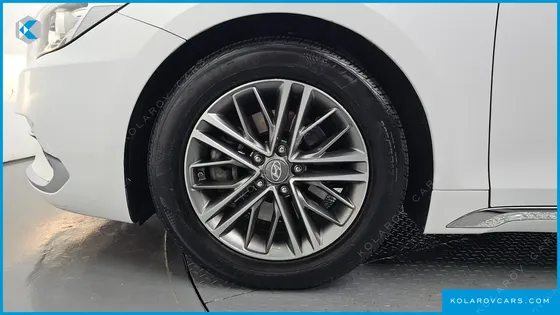 HYUNDAI GRANDEUR 2.4 PREMIUM