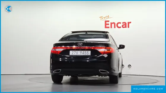 HYUNDAI GRANDEUR HG240 MODERN