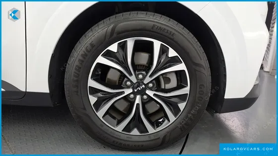 KIA CARNIVAL DIESEL 9-SEATER NOBLESSE