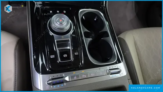 KIA CARNIVAL DIESEL 9-SEATER NOBLESSE
