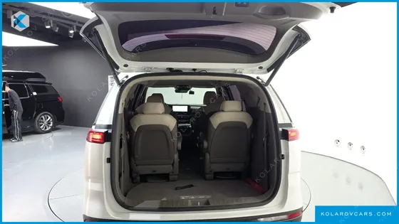 KIA CARNIVAL DIESEL 9-SEATER NOBLESSE