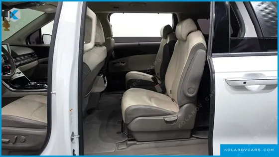 KIA CARNIVAL DIESEL 9-SEATER NOBLESSE