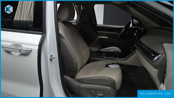 KIA CARNIVAL GASOLINE 9-SEATER HI-LIMOUSINE