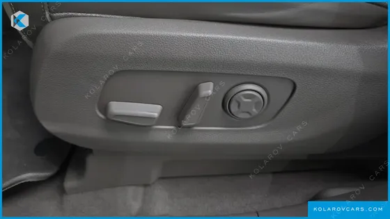 KIA CARNIVAL GASOLINE 9-SEATER HI-LIMOUSINE