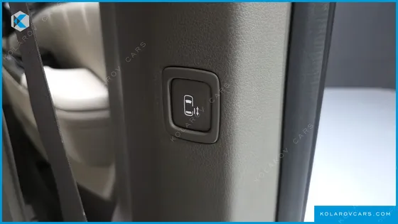 KIA CARNIVAL GASOLINE 9-SEATER HI-LIMOUSINE